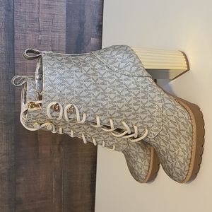 Michael kors logo print boots 7.5